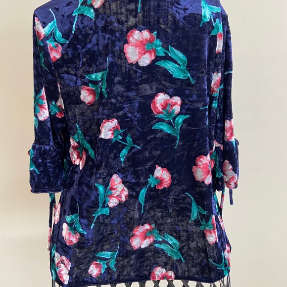 Navy Blue Floral Top - Picture 2 of 2